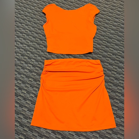 Orange open back crop top size small - Picture 2 of 4